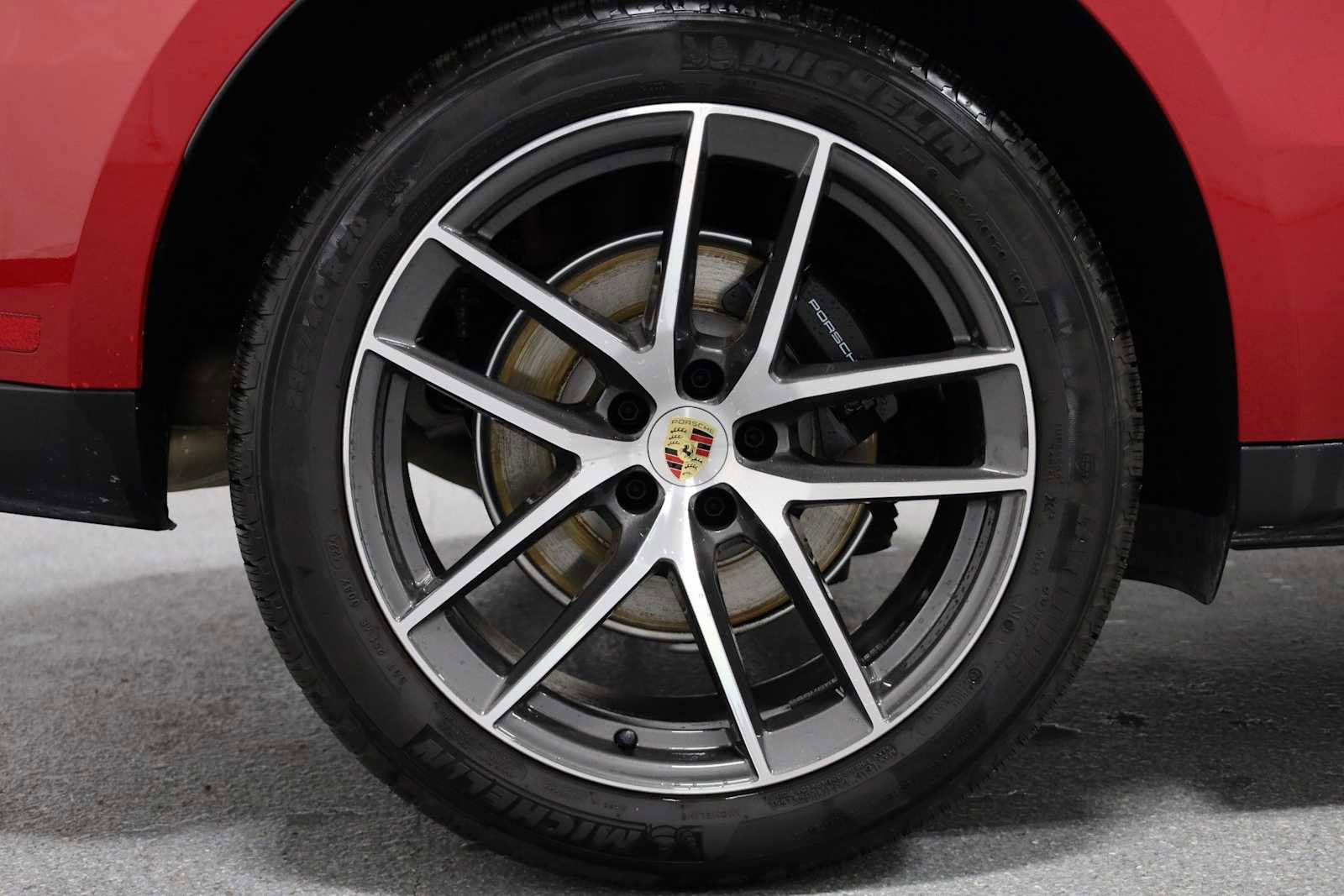 Certified 2025 Porsche Macan image 38