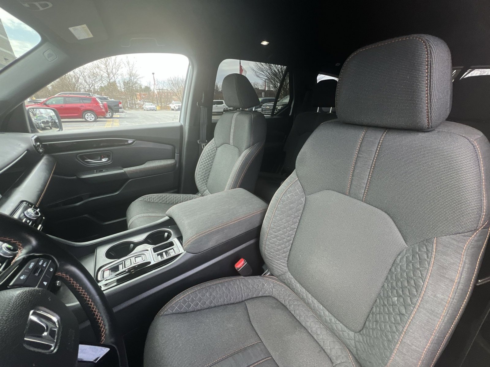 Used 2023 Honda Pilot Sport image 13