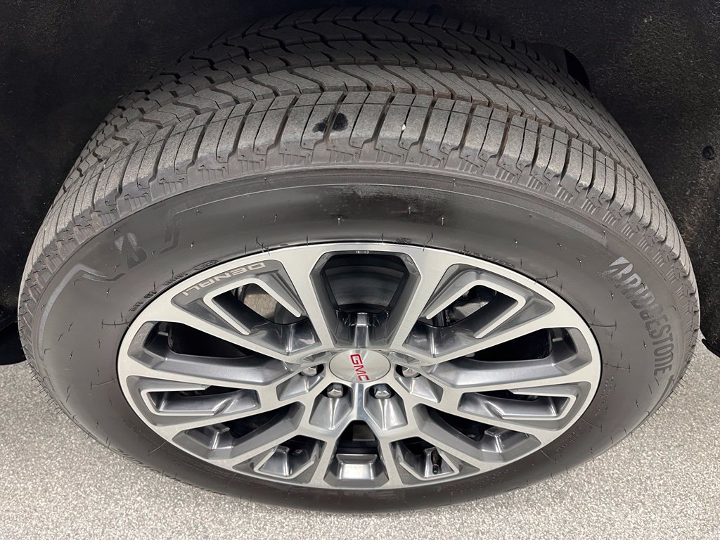 Used 2026 GMC Yukon Denali w/ Sun & Power Step Package AWD/4WD image 16