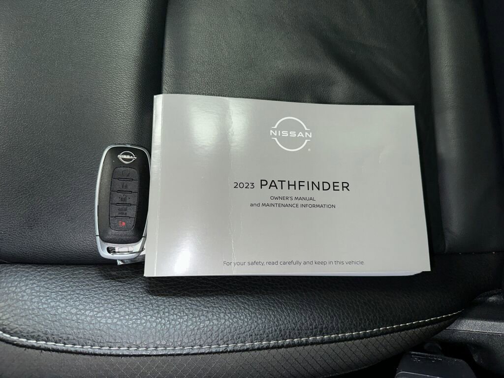 Used 2023 Nissan Pathfinder SL image 14