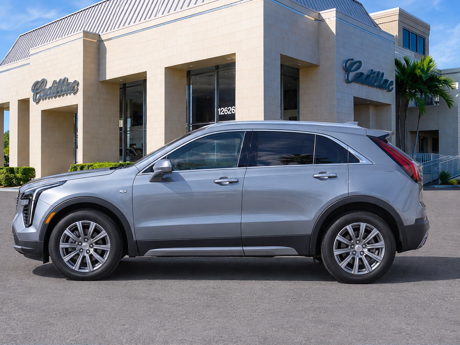 Used 2023 Cadillac XT4 Premium Luxury FWD image 6