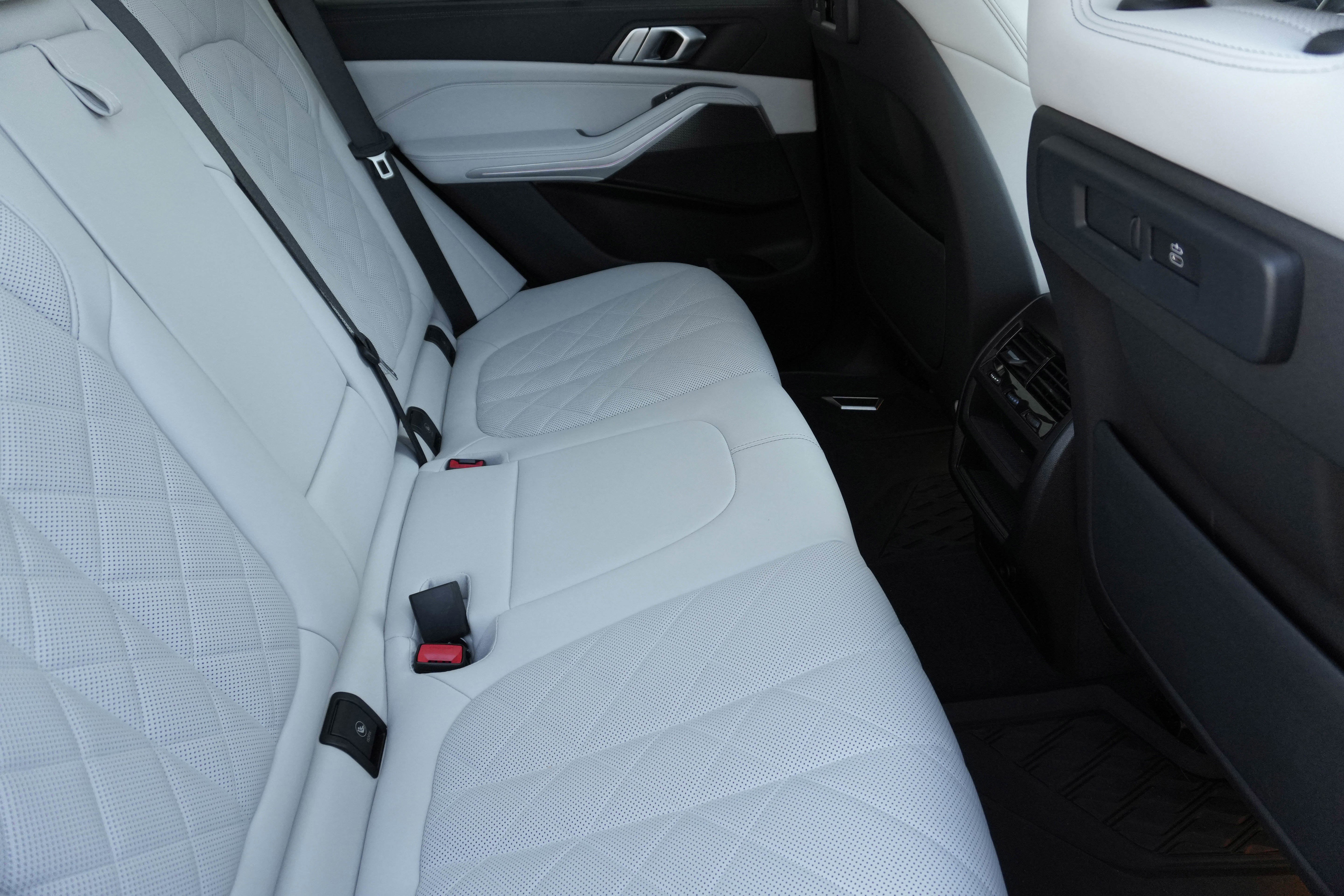 Certified 2023 BMW X5 xDrive40i w/ M Sport Package image 33