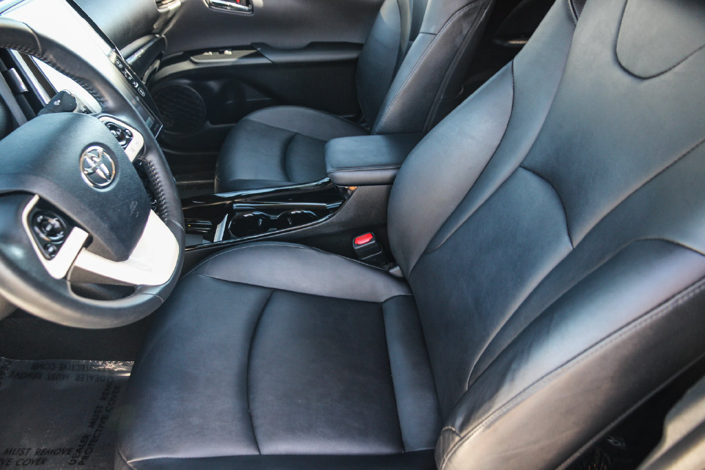 Used 2017 Toyota Prius Prime Advanced FWD image 17