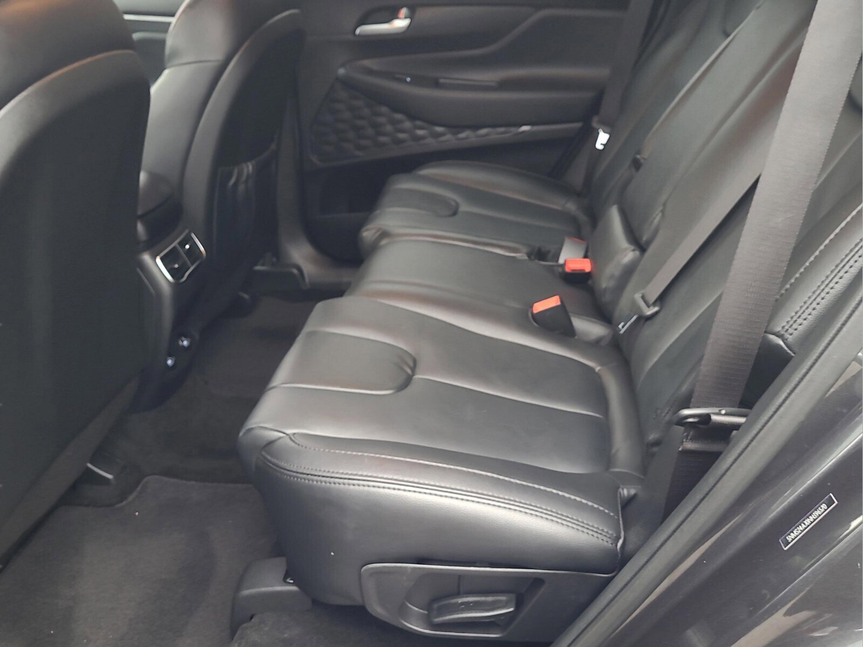 Used 2022 Hyundai Santa Fe SEL w/ Cargo Package image 11