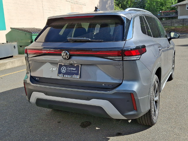 Used 2025 Volkswagen Tiguan SE w/ Panoramic Sunroof Package AWD/4WD image 10