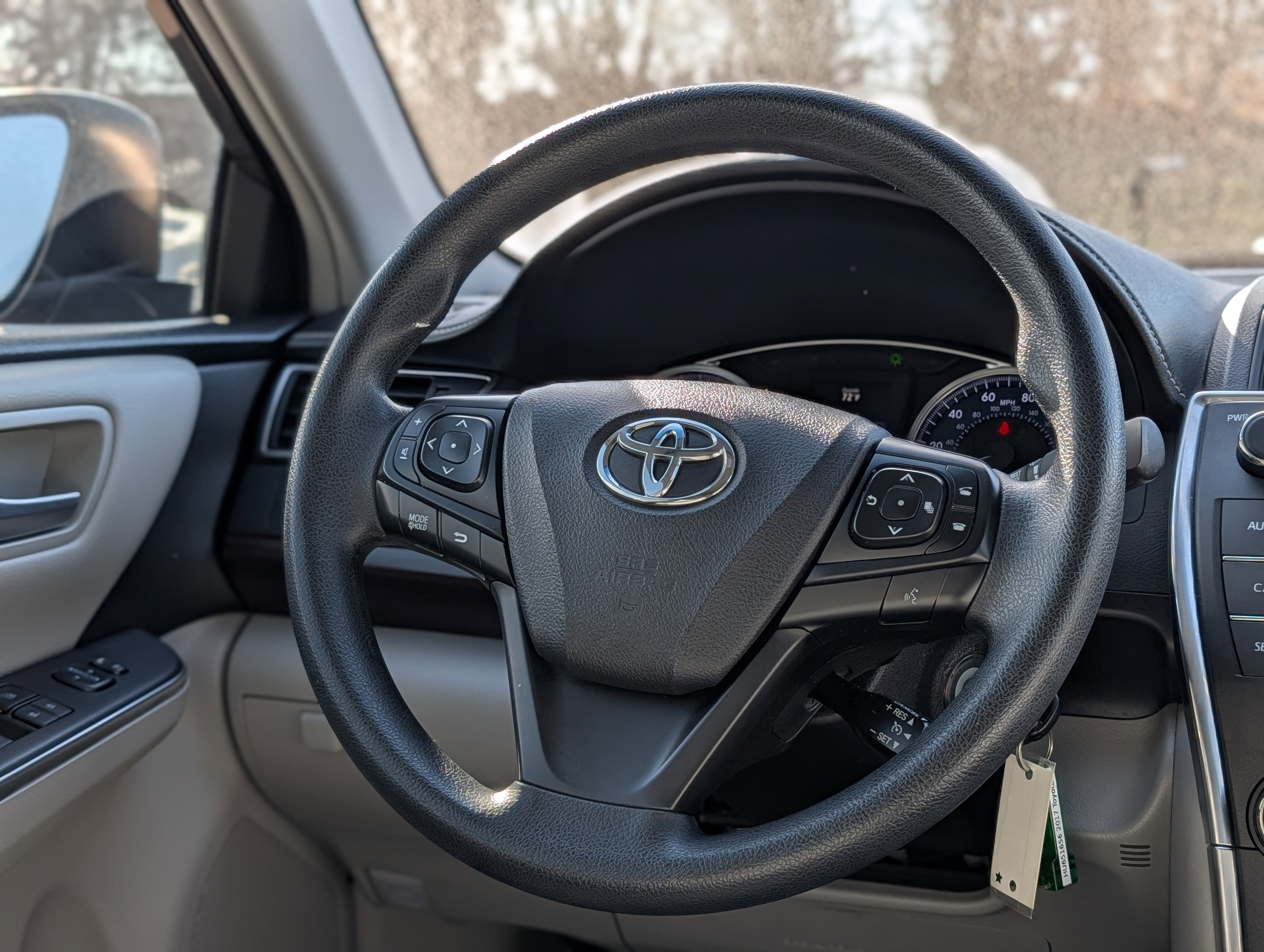Used 2017 Toyota Camry LE image 14