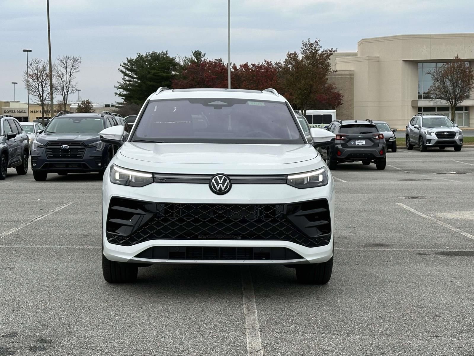 New 2026 Volkswagen Tiguan SEL R-Line image 10