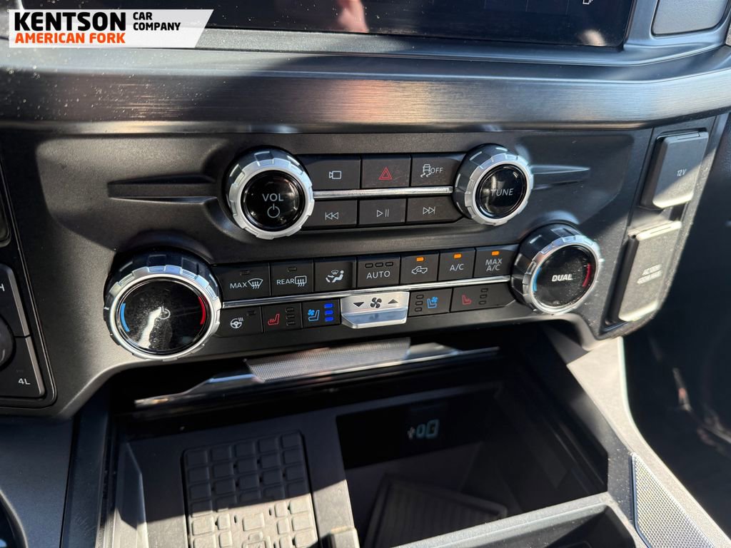 Used 2025 Ford F350 Lariat w/ Black Appearance Package image 28