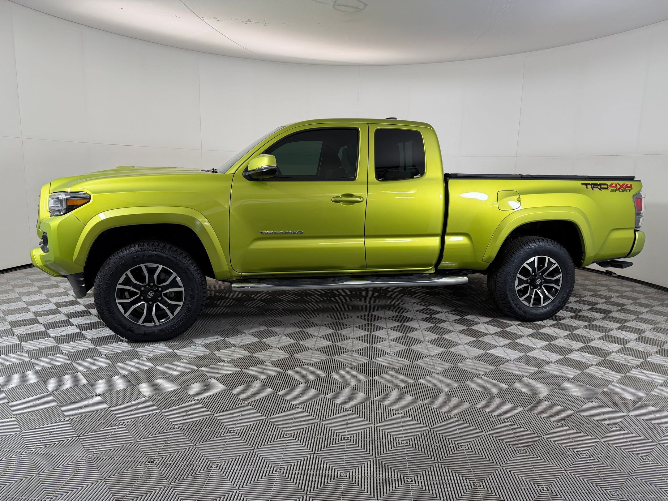 Used 2023 Toyota Tacoma TRD Sport w/ TRD Premium Sport Package AWD/4WD image 2