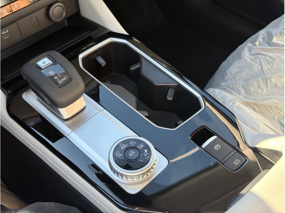 New 2026 Mitsubishi Outlander LE image 11