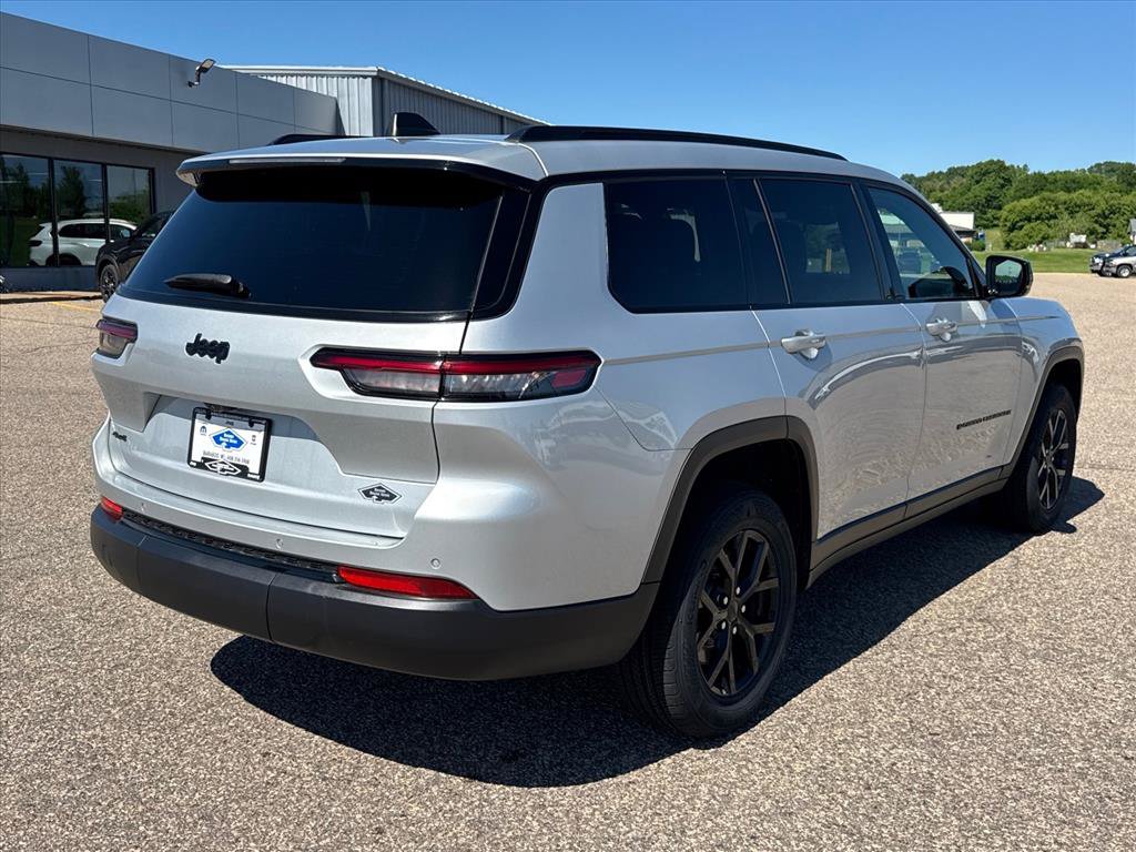 Used 2024 Jeep Grand Cherokee L Laredo AWD/4WD image 4