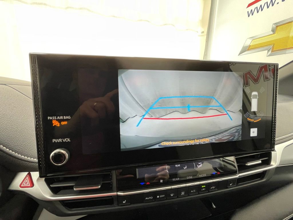 Used 2025 Toyota Sienna XSE image 29