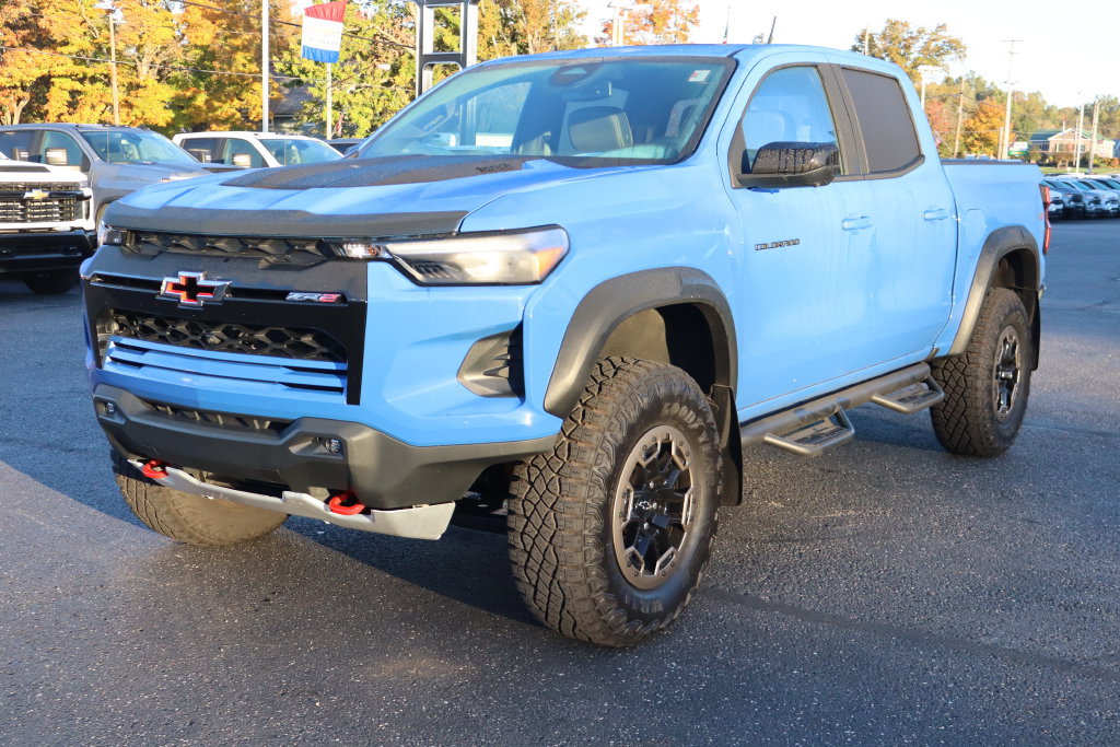 Used 2025 Chevrolet Colorado ZR2 w/ Technology Package AWD/4WD image 33