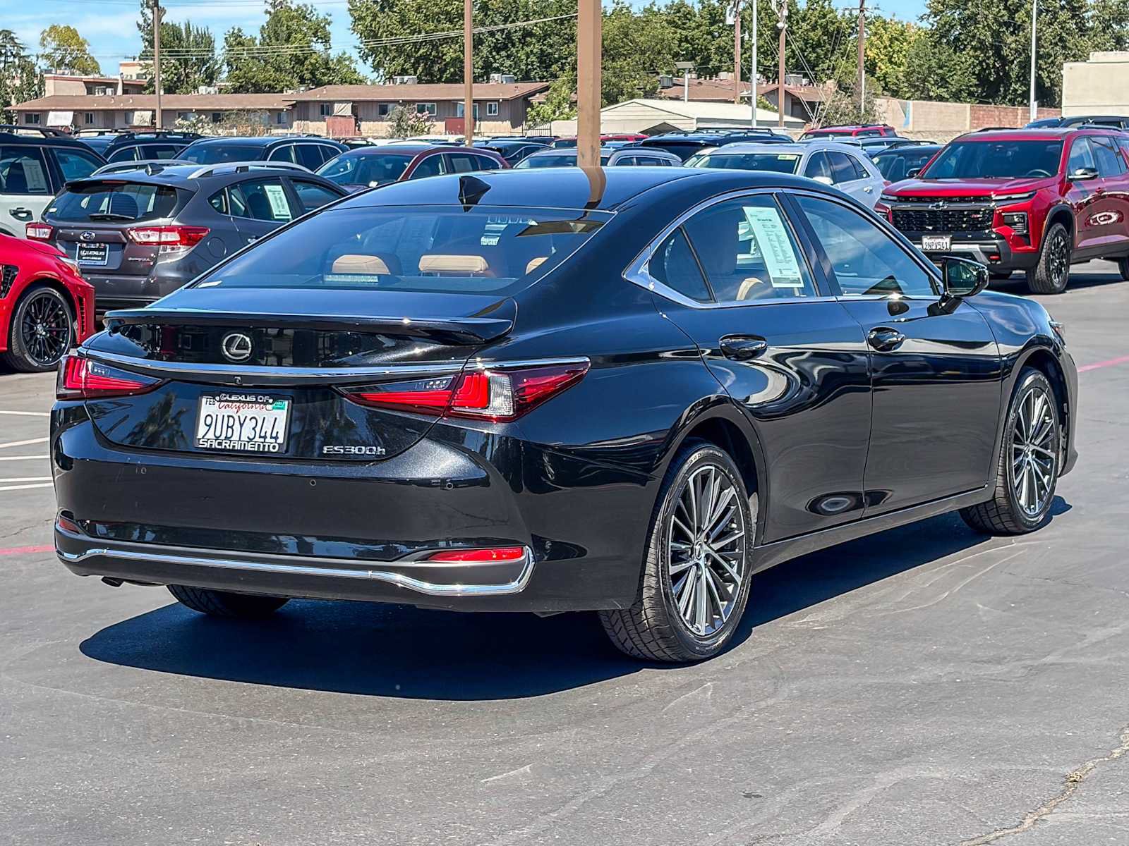 Certified 2024 Lexus ES 300h w/ Premium Package FWD image 4