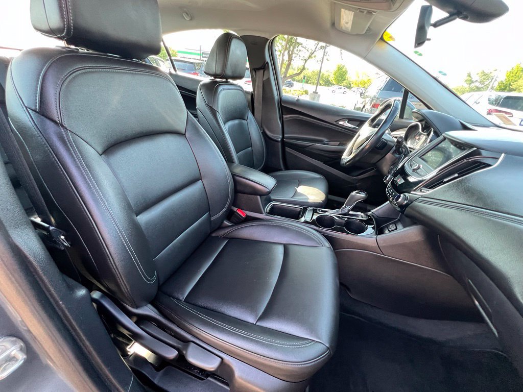 Used 2019 Chevrolet Cruze Premier FWD image 26