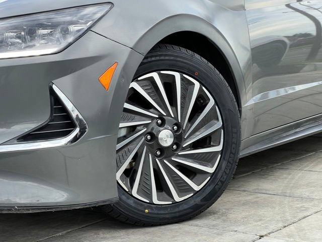 Used 2023 Hyundai Sonata Limited FWD image 2
