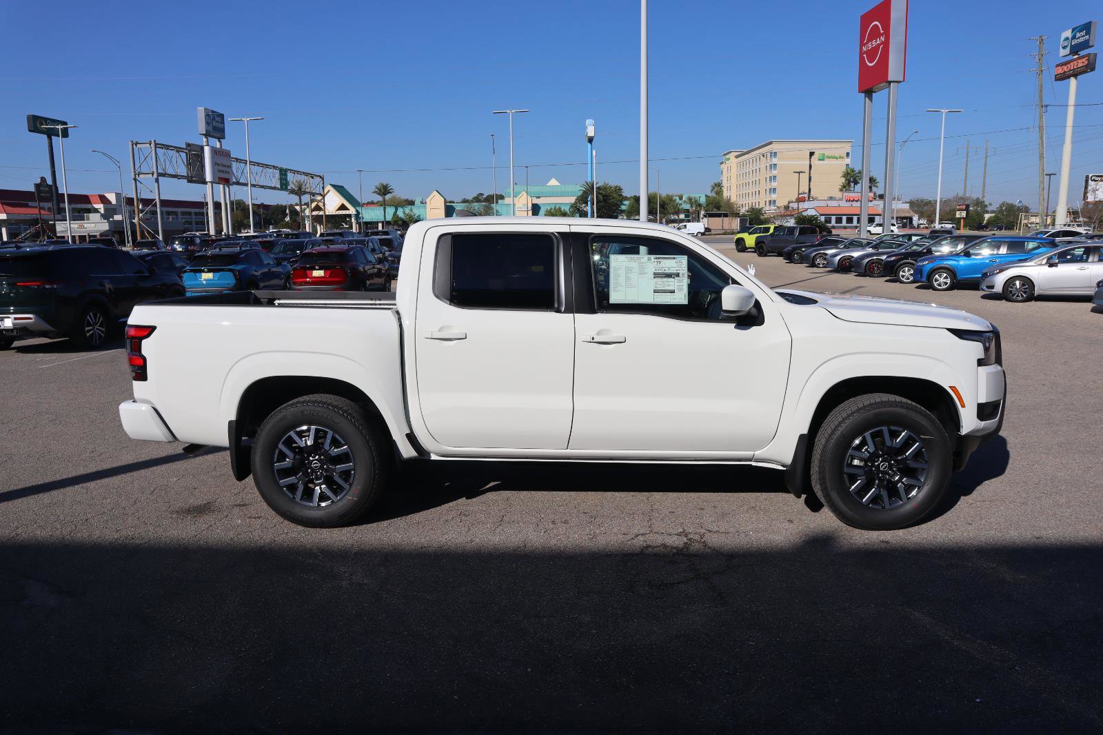 New 2026 Nissan Frontier 4x4 Crew Cab image 16