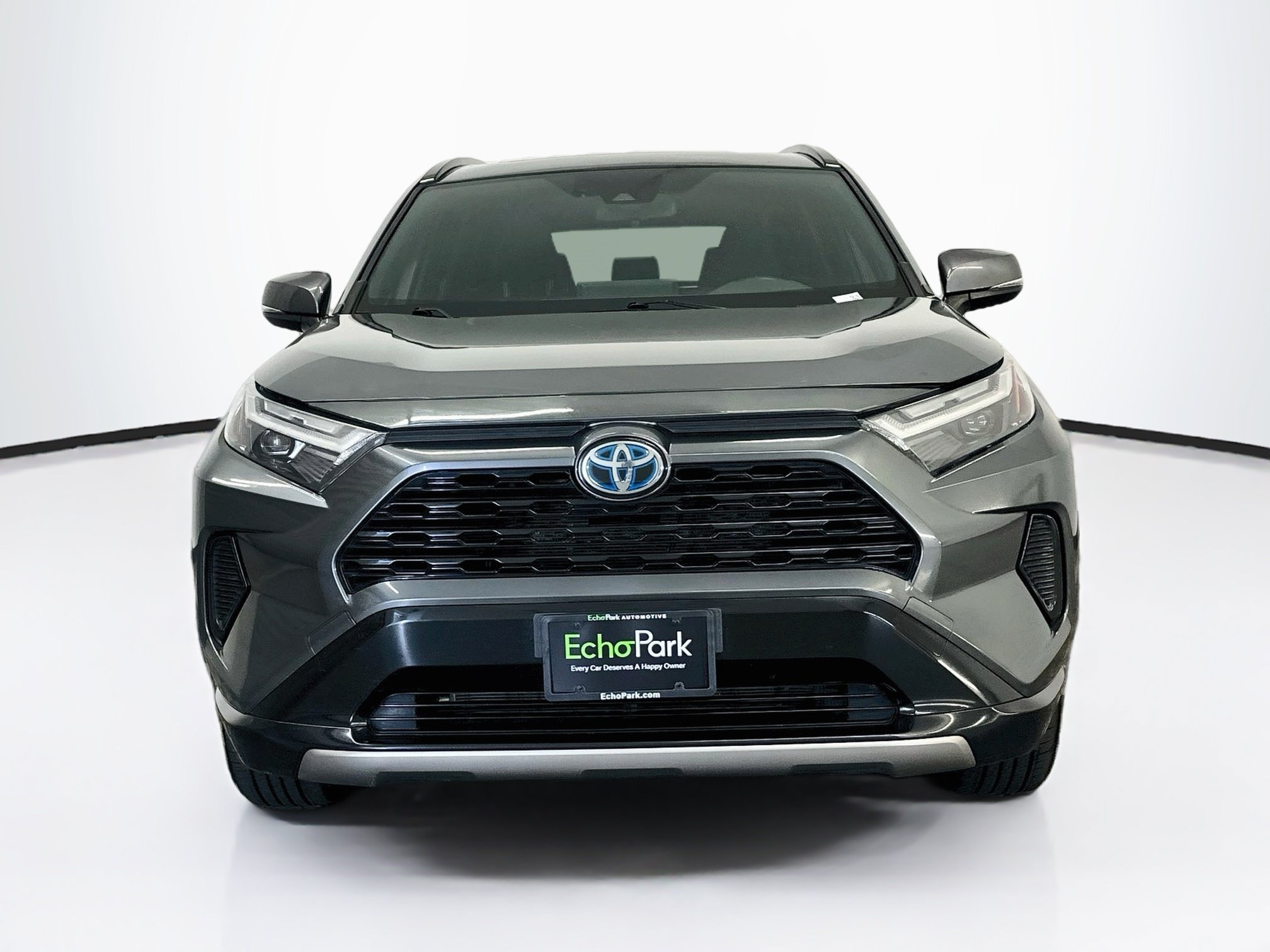 Used 2022 Toyota RAV4 SE w/ Convenience Package AWD/4WD image 2
