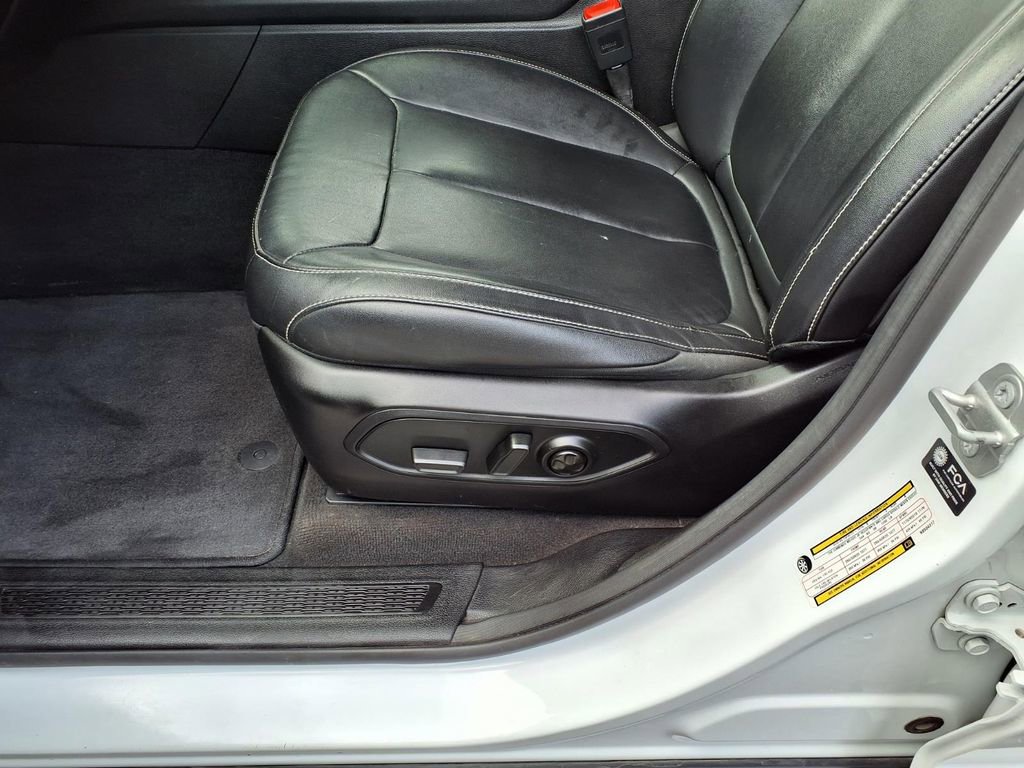 Certified 2022 Jeep Grand Cherokee L Limited AWD/4WD image 19