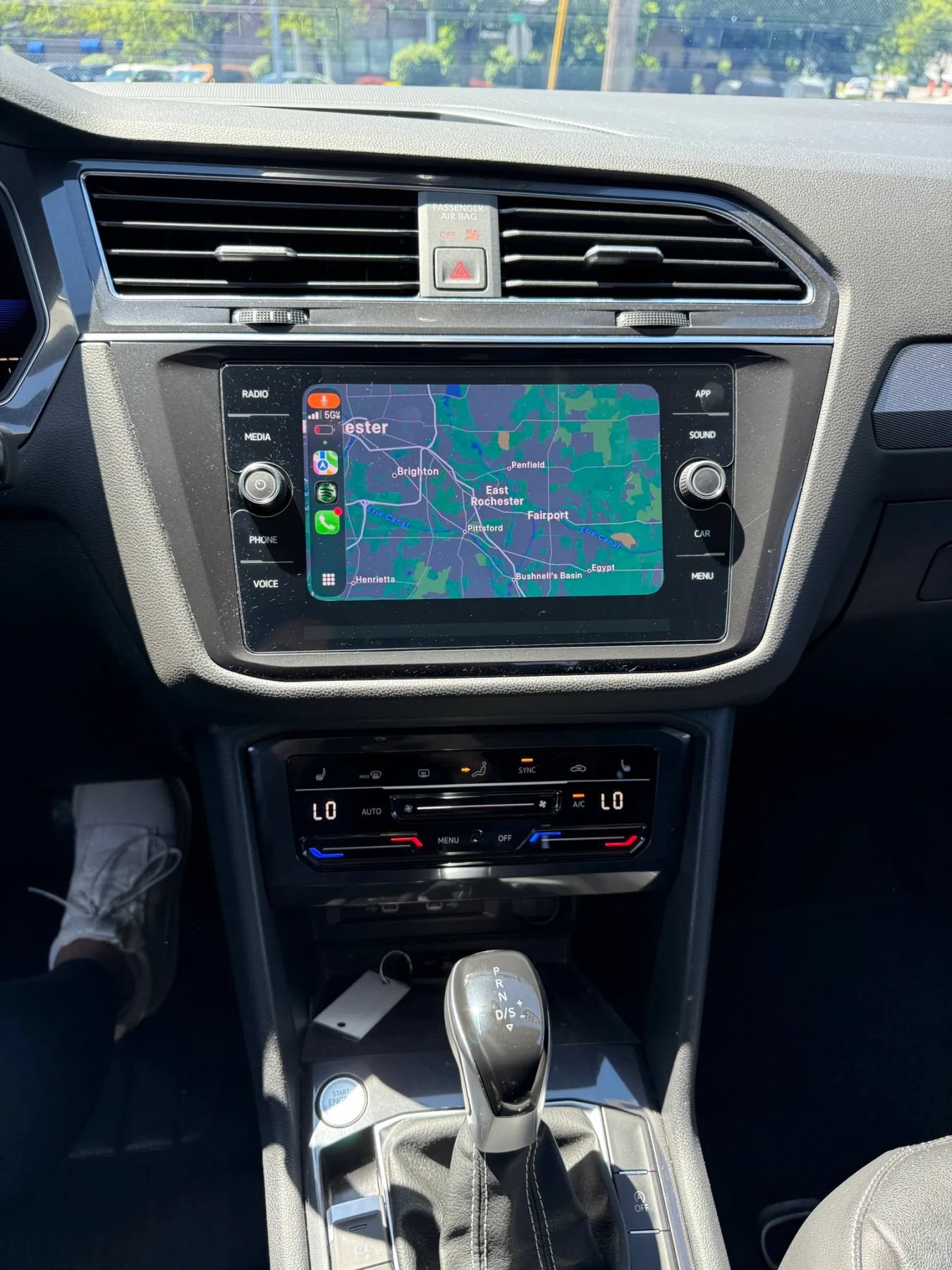 Used 2022 Volkswagen Tiguan SE AWD/4WD image 24