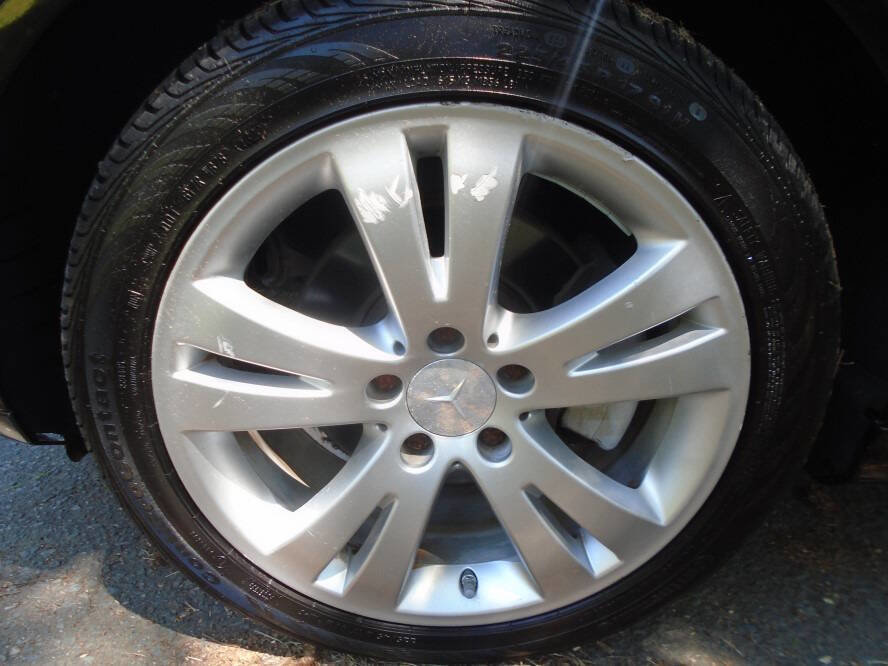 Used 2009 Mercedes-Benz C 300 Sedan image 28