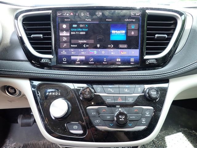 Used 2024 Chrysler Pacifica Touring-L FWD image 14