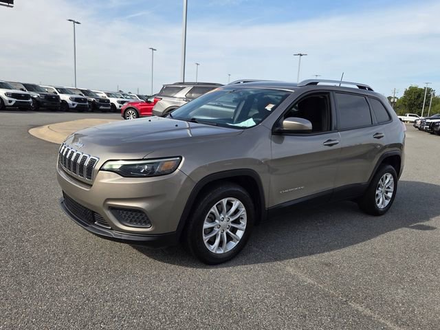 Used 2020 Jeep Cherokee Latitude FWD image 3