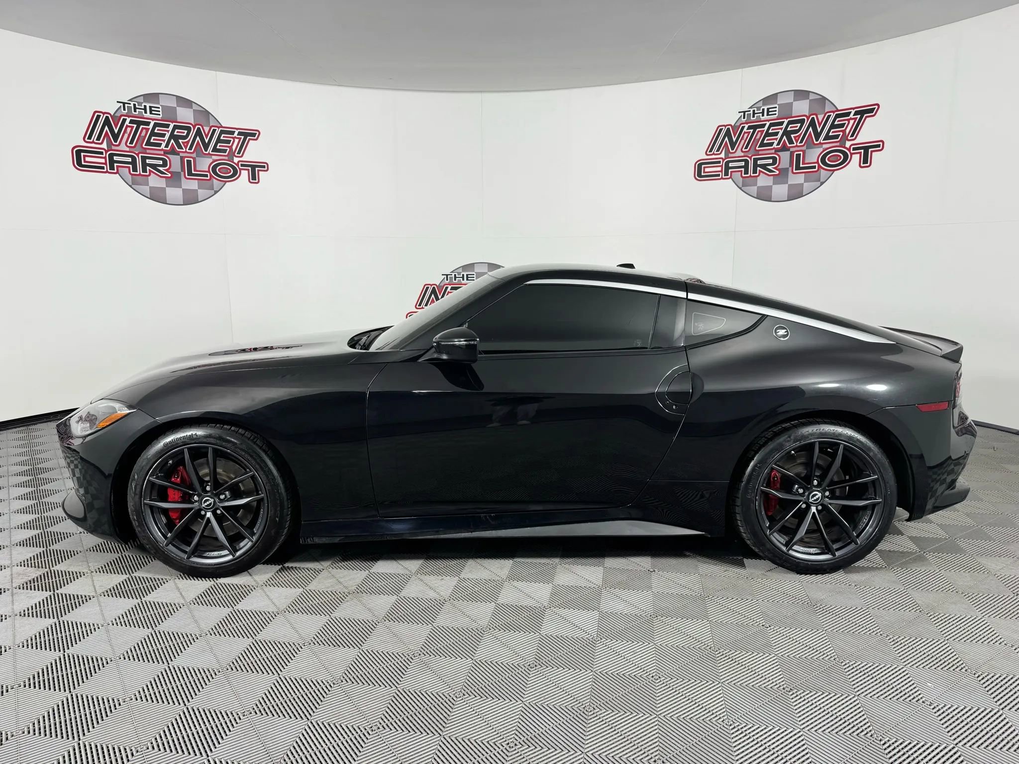 Used 2023 Nissan Z w/ Floor Mat Package (L93) image 4