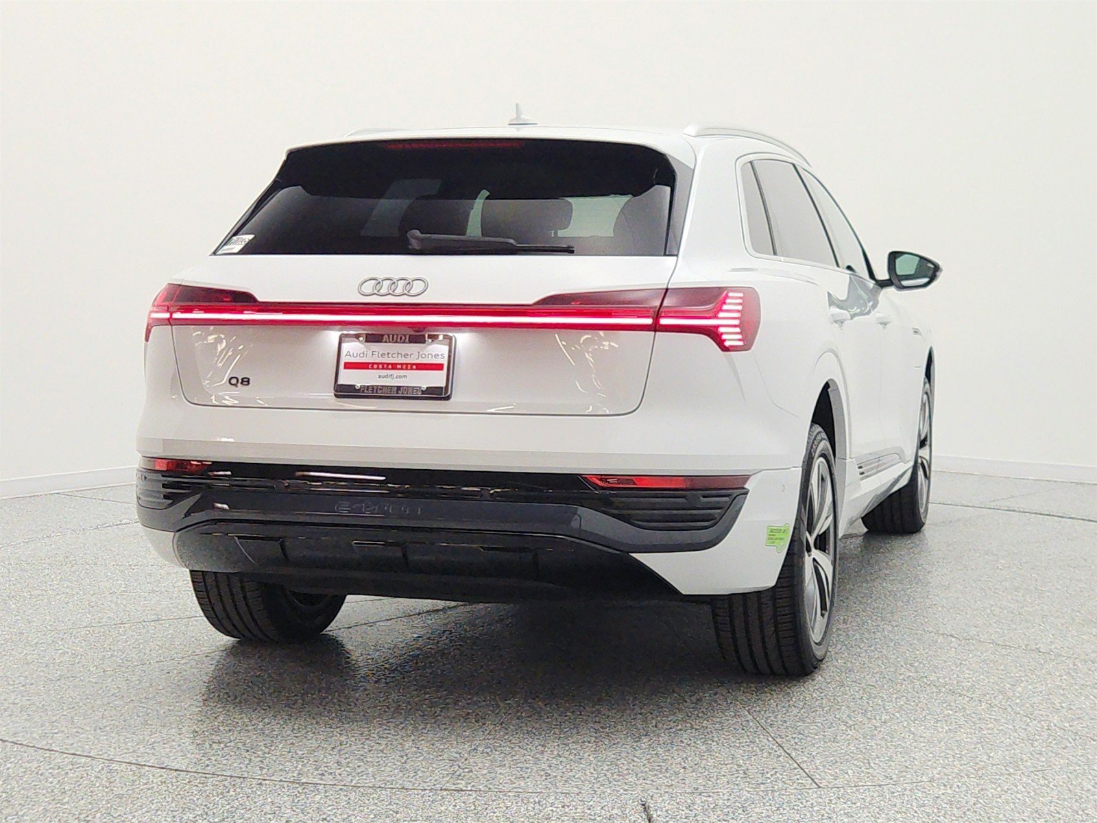 Used 2024 Audi Q8 e-tron Premium Plus w/ Premium Plus Package AWD/4WD image 6