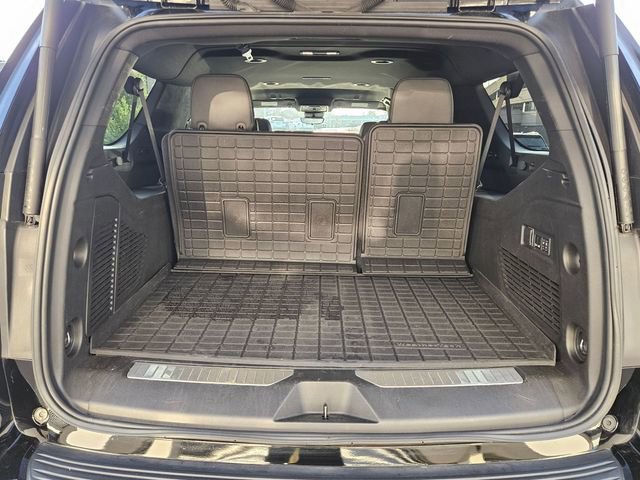 Used 2024 Chevrolet Suburban High Country AWD/4WD image 21
