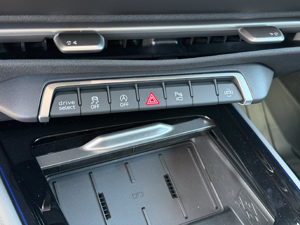 New 2026 Audi Q3 quattro 2.0T AWD/4WD image 25