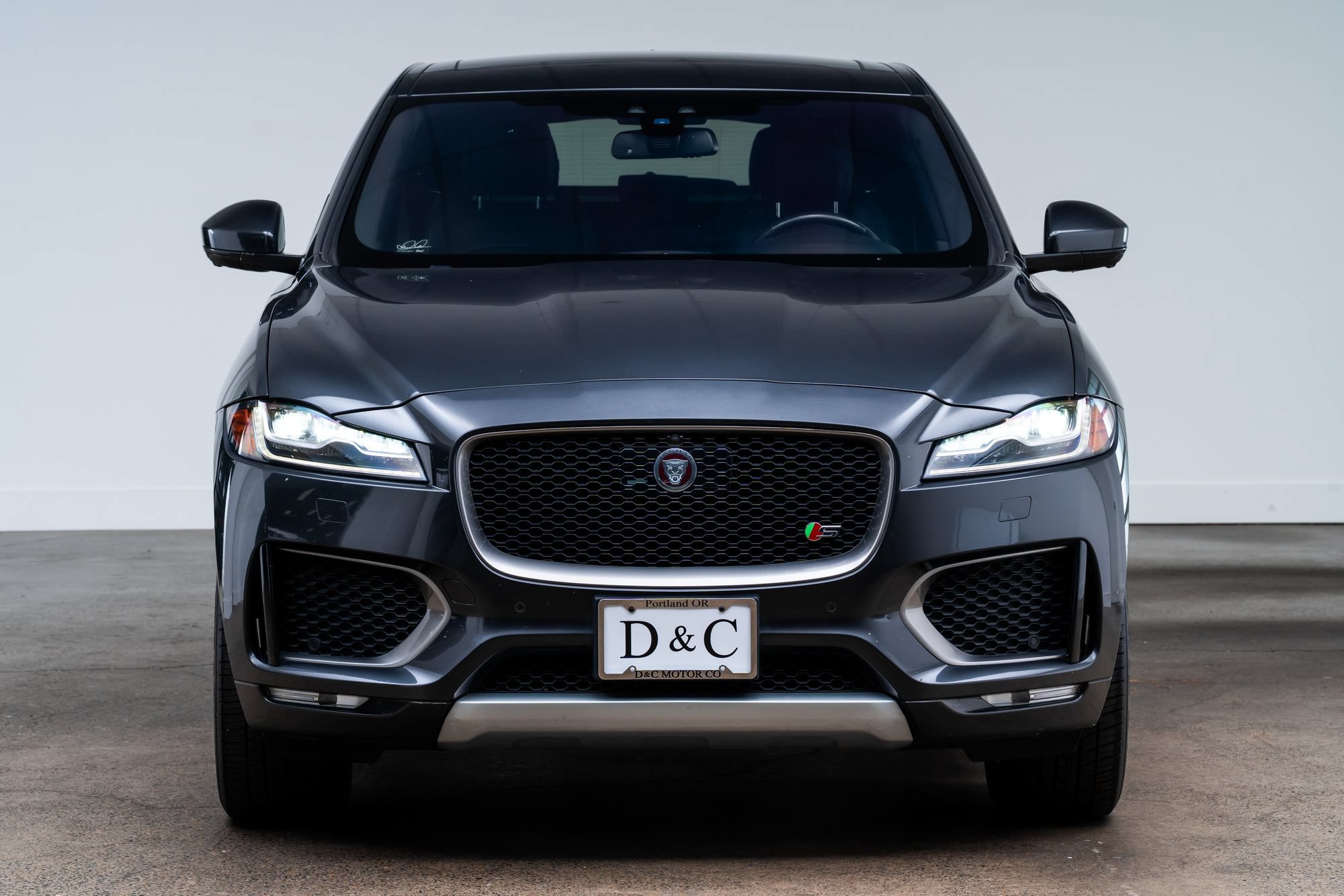 Used 2018 Jaguar F-PACE S AWD/4WD image 2