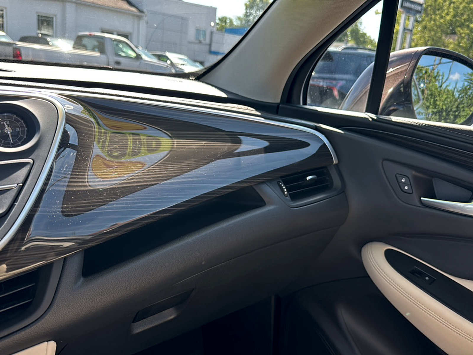 Used 2020 Buick Envision Preferred FWD image 12