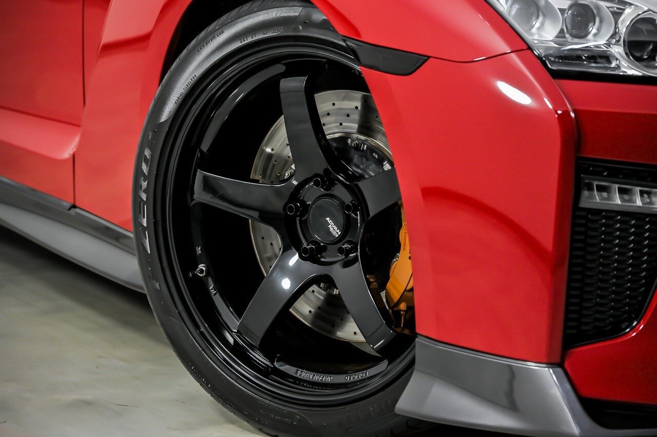 Used 2018 Nissan GT-R Premium AWD/4WD image 4