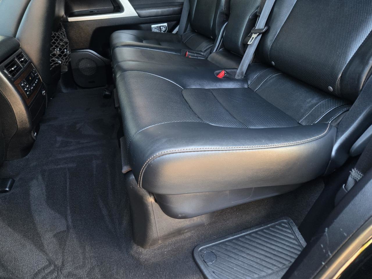 Used 2020 Toyota Land Cruiser Heritage Edition image 33