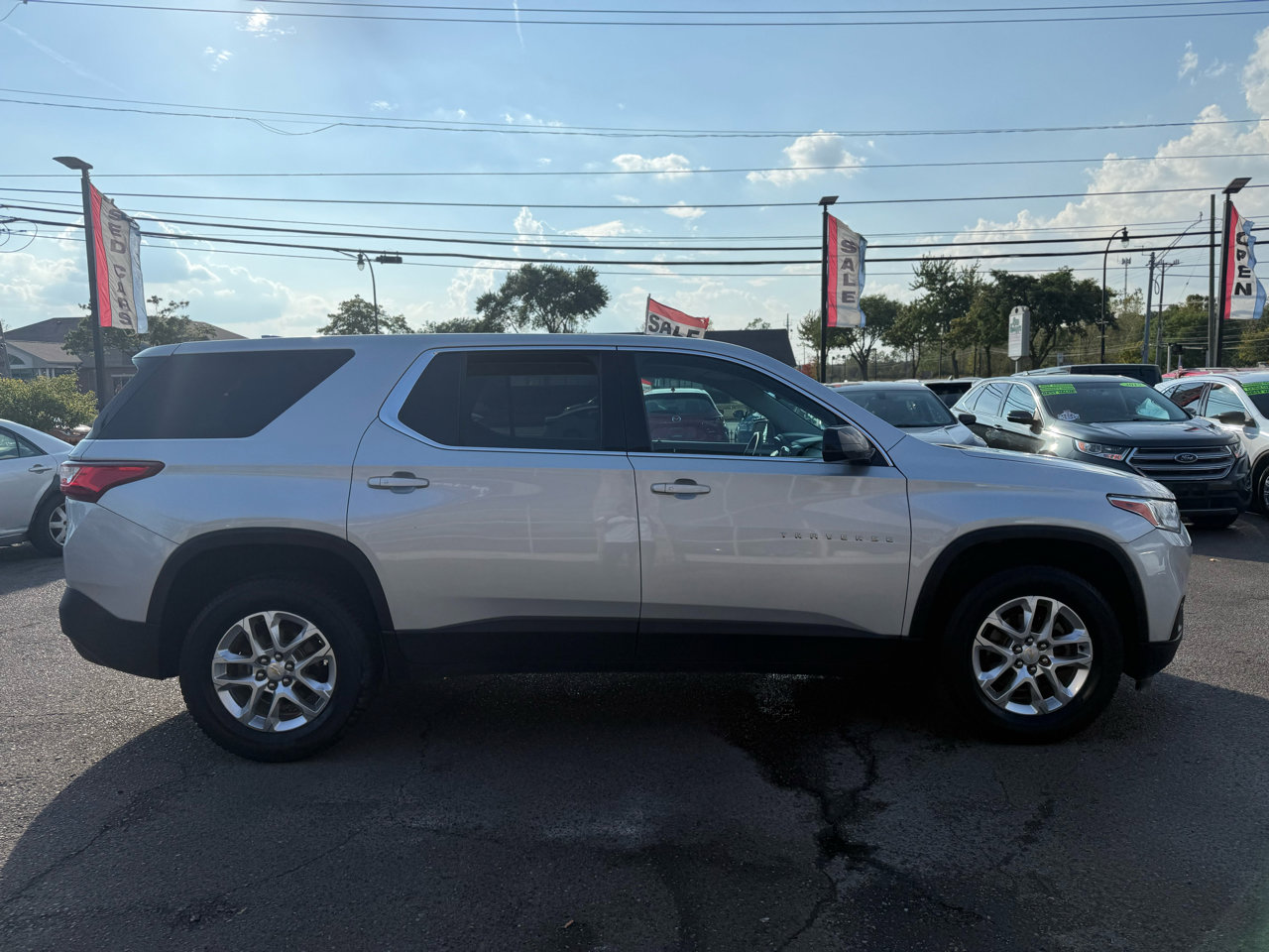 Used 2020 Chevrolet Traverse LS image 8