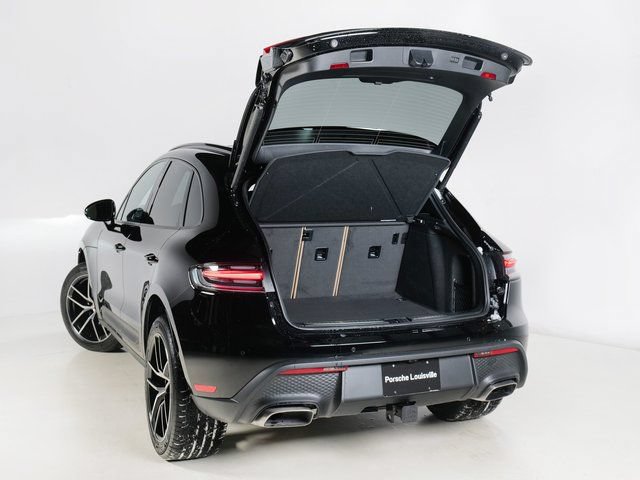 Certified 2026 Porsche Macan AWD/4WD image 33
