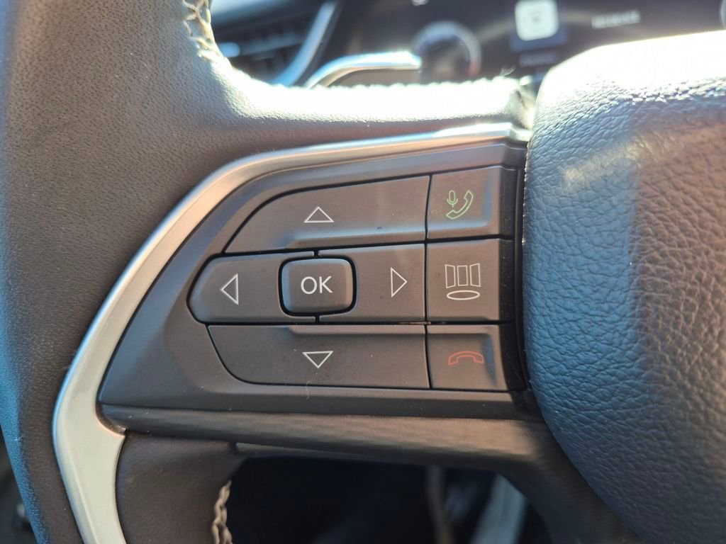 Used 2023 Jeep Grand Cherokee L Altitude image 19