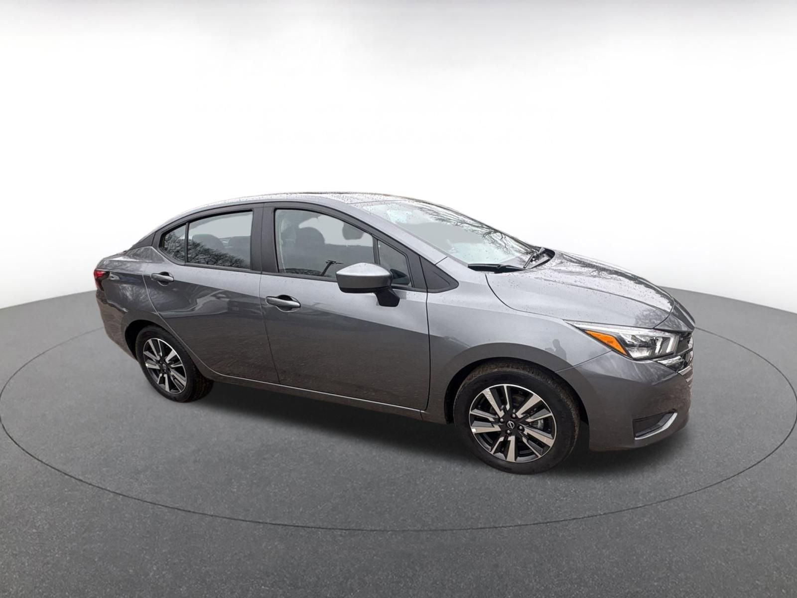 Used 2025 Nissan Versa SV FWD image 2