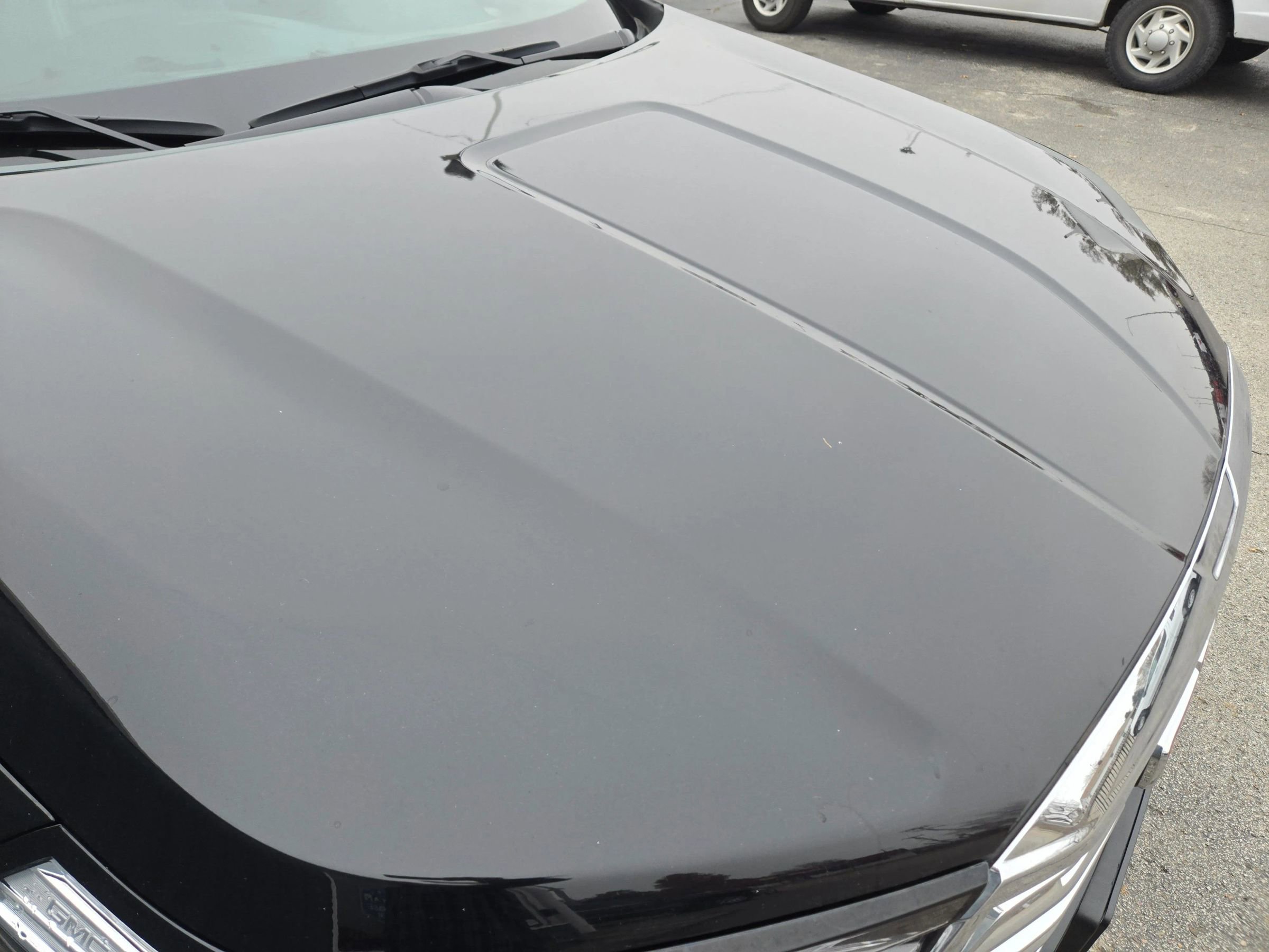 Used 2024 GMC Terrain SLT image 17