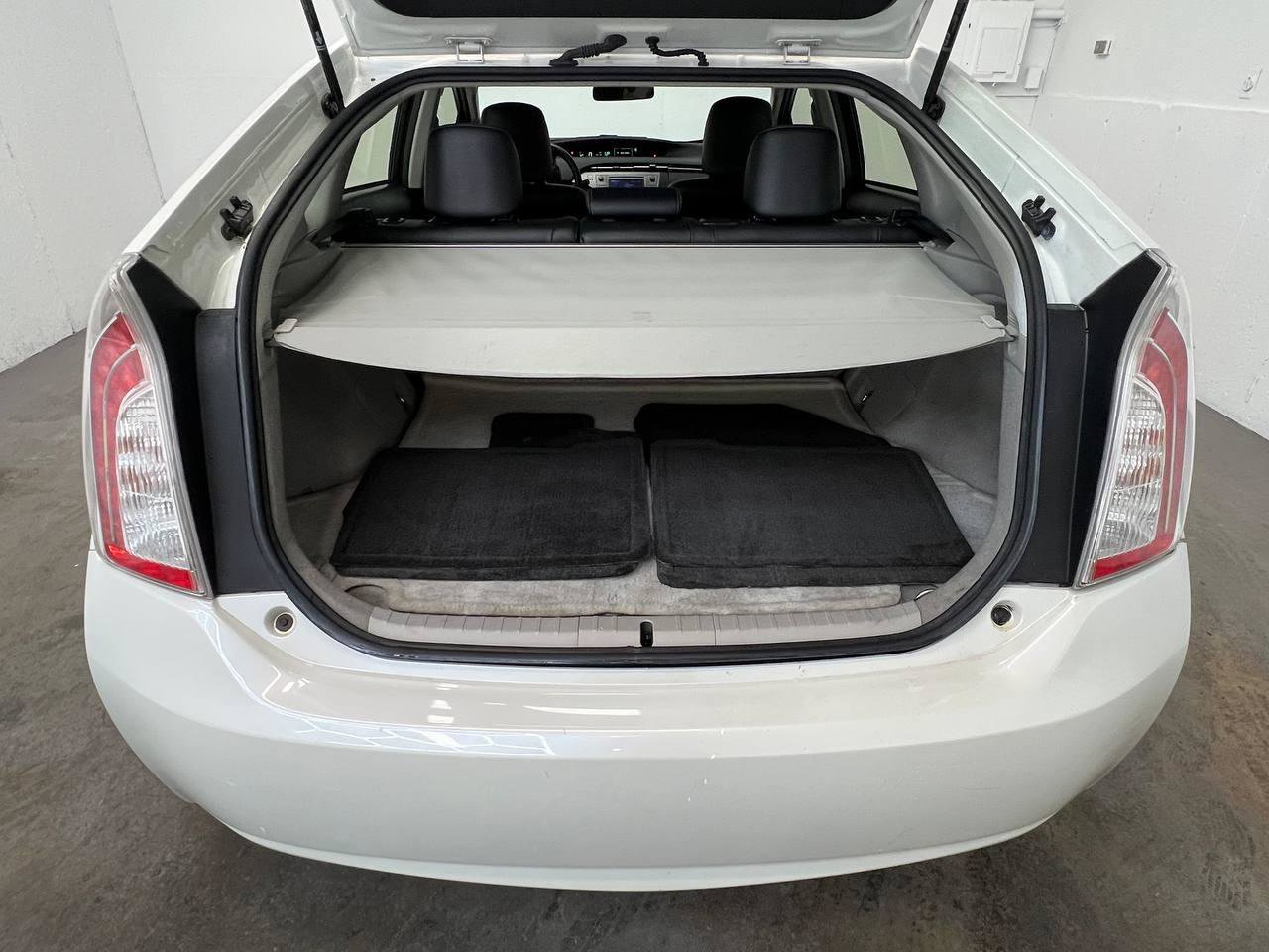 Used 2015 Toyota Prius Persona Series FWD image 25