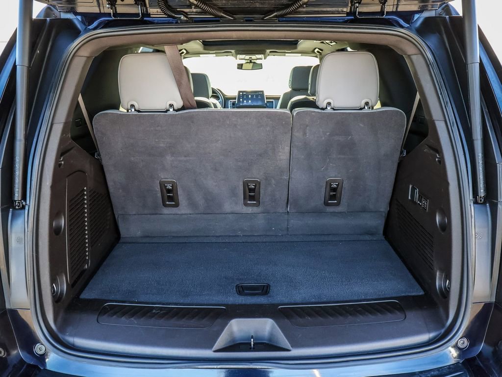 Used 2022 Chevrolet Tahoe LT w/ LT Signature Package image 11