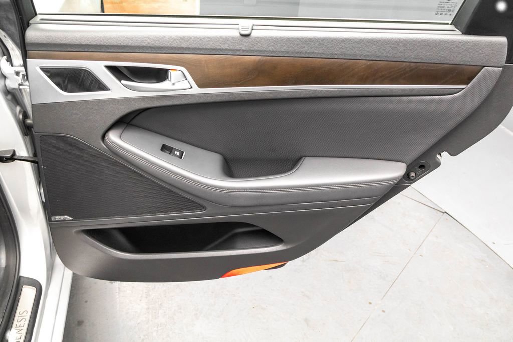 Used 2017 Genesis G80 3.8 w/ Option Group 03 image 38