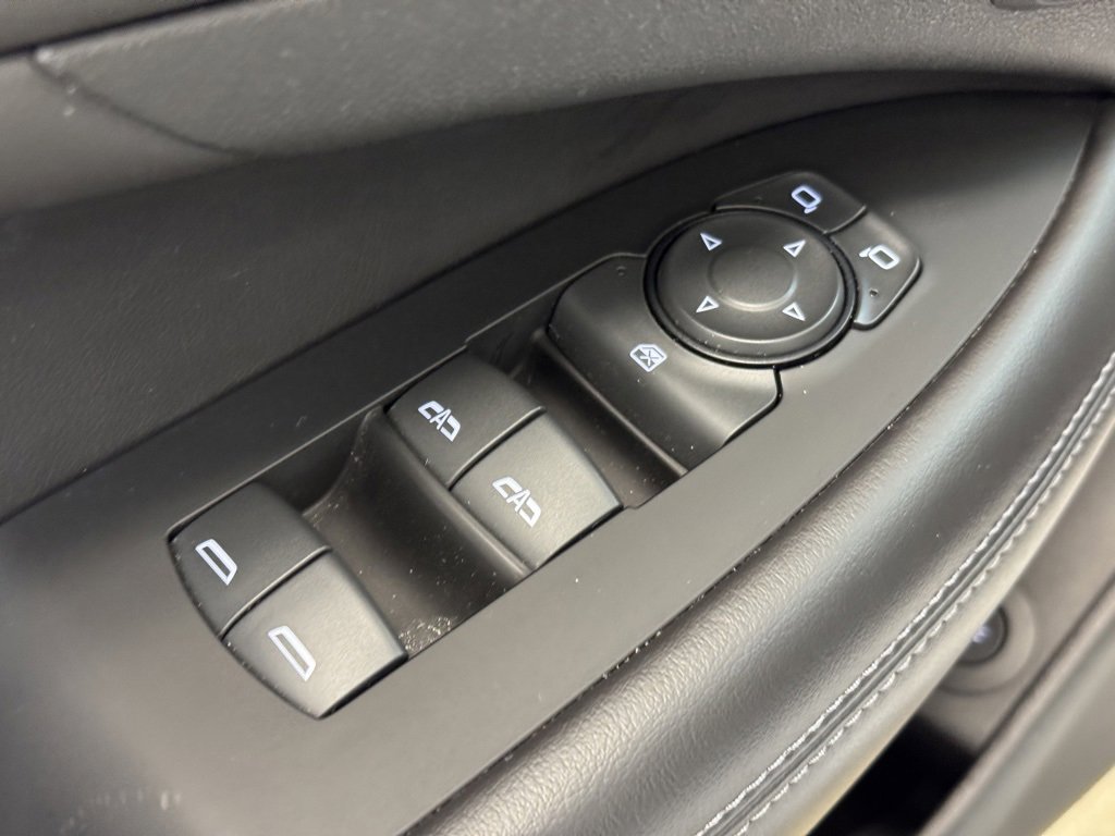 Used 2019 Buick LaCrosse Essence image 9