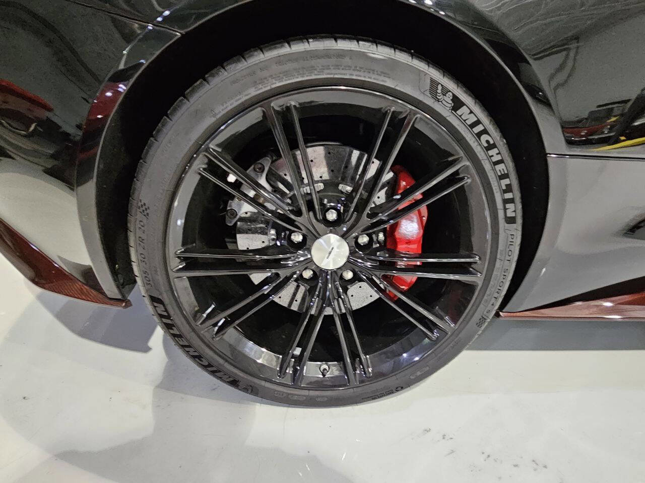 Used 2014 Aston Martin Vanquish Volante image 47