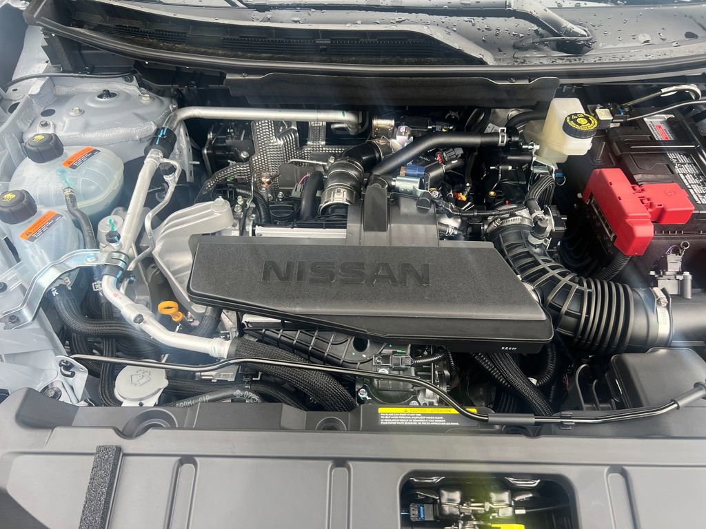 Used 2025 Nissan Rogue S AWD/4WD image 22