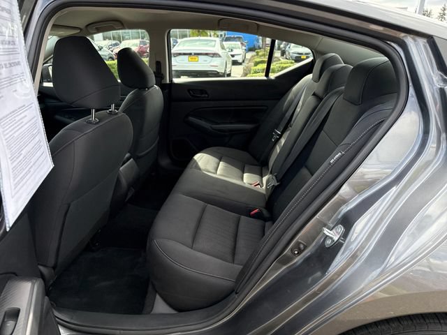 Used 2024 Nissan Altima 2.5 SV FWD image 13