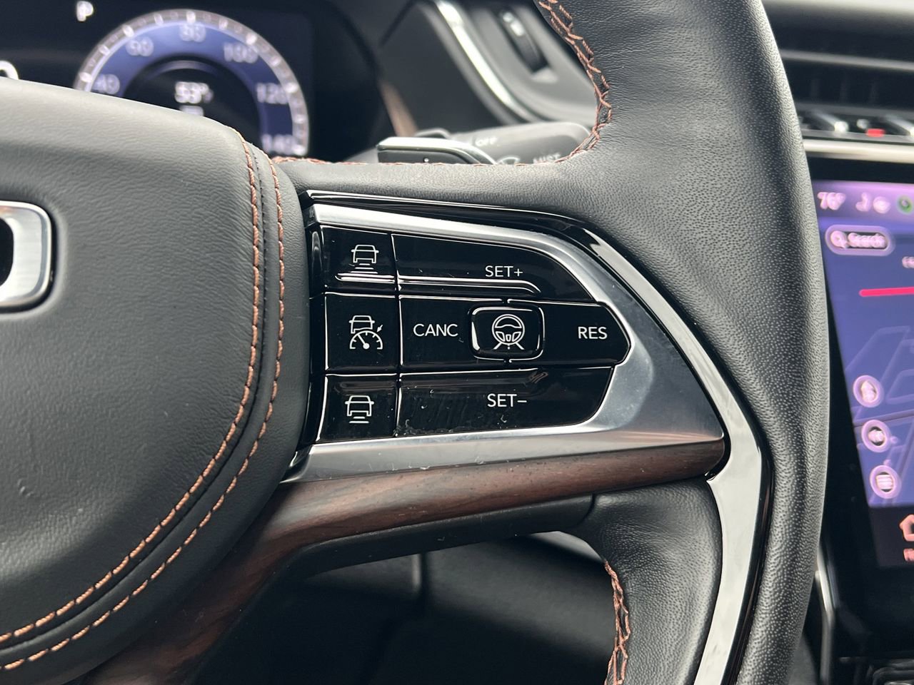 Used 2025 Jeep Grand Cherokee Summit image 24