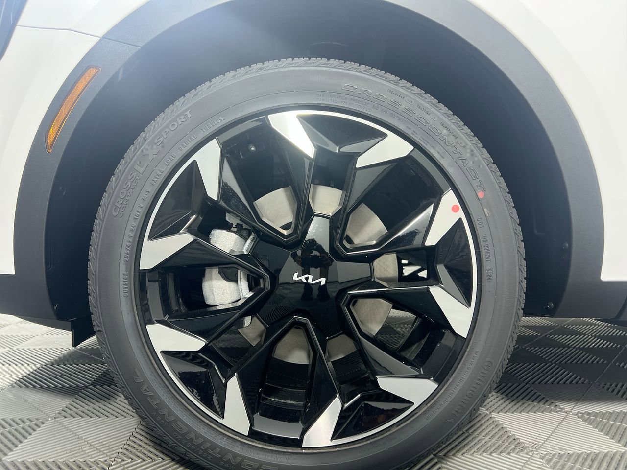New 2026 Kia Sorento EX w/ EX Premium Package FWD image 13