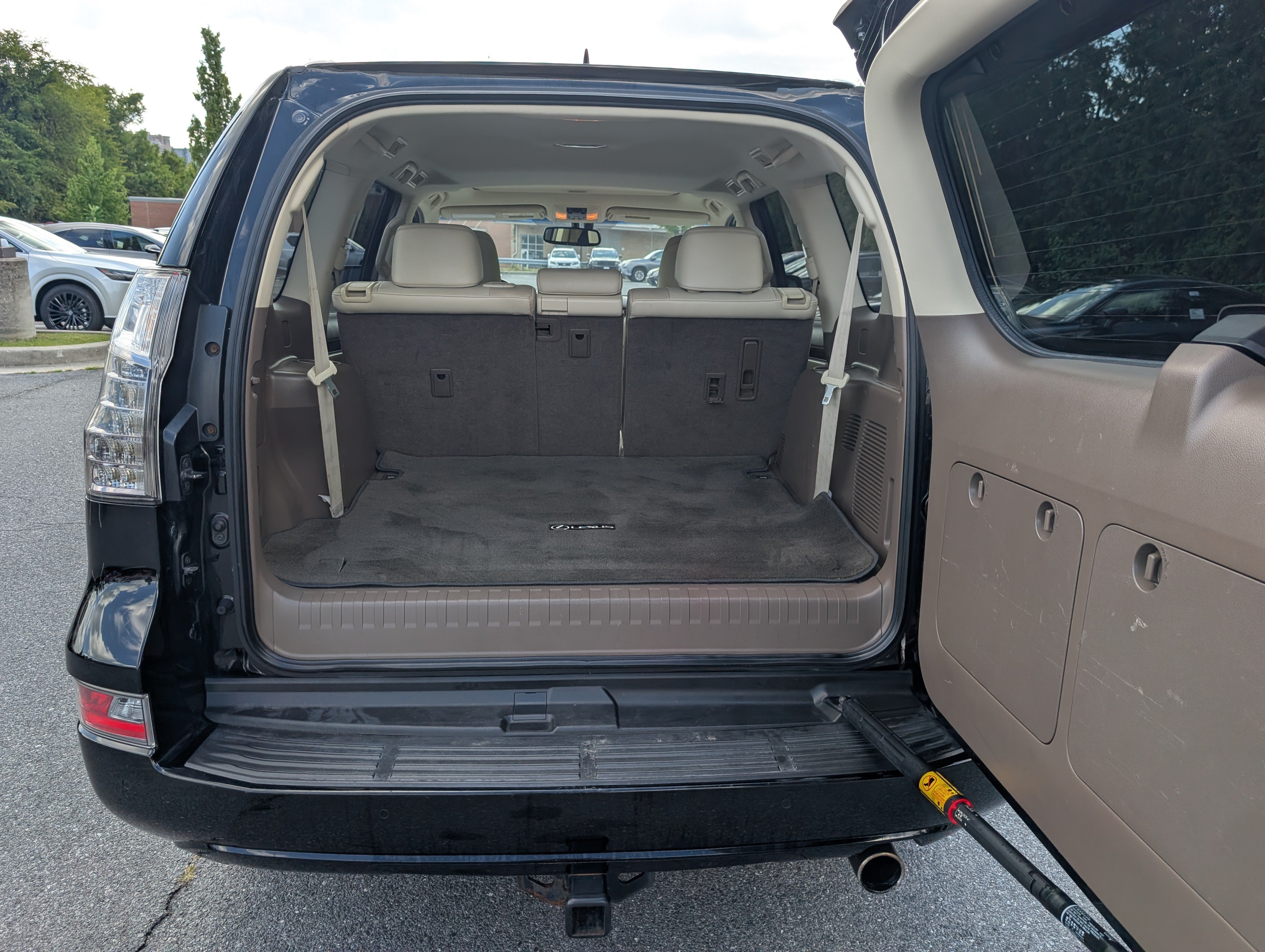 Used 2015 Lexus GX 460 w/ Premium Package AWD/4WD image 13